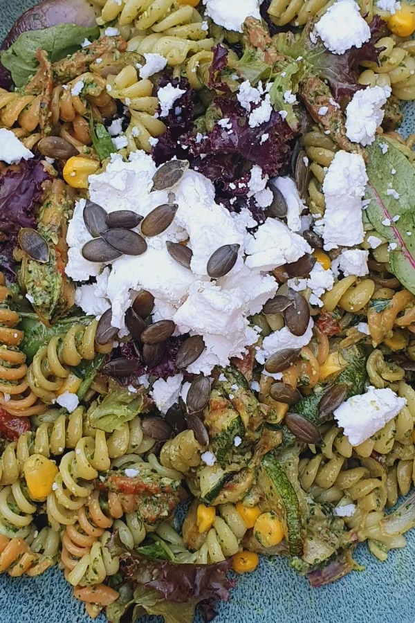 Vegan Pastasalade met pesto – smaakvol voor elke gelegenheid